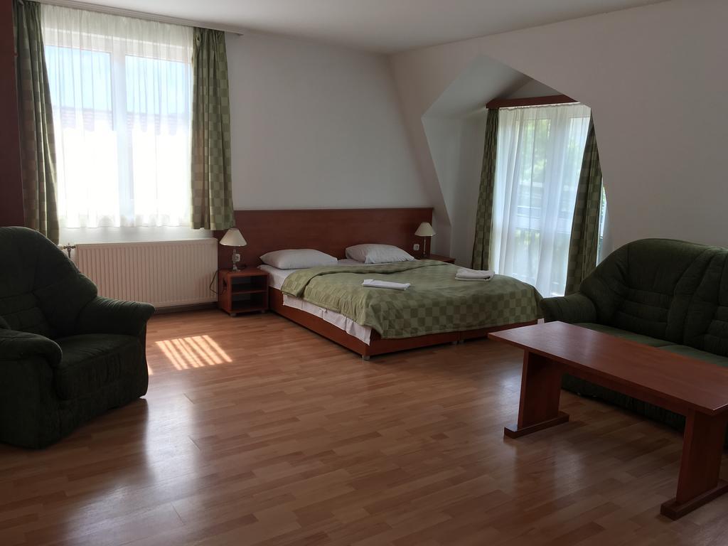 Hotel Kristaly Hajdúszoboszló Εξωτερικό φωτογραφία